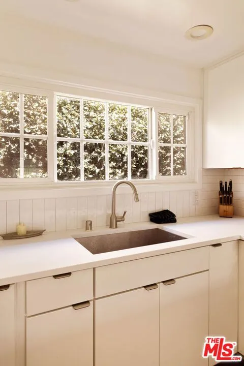 1211 Avenue 54 Los Angeles, CA 90042