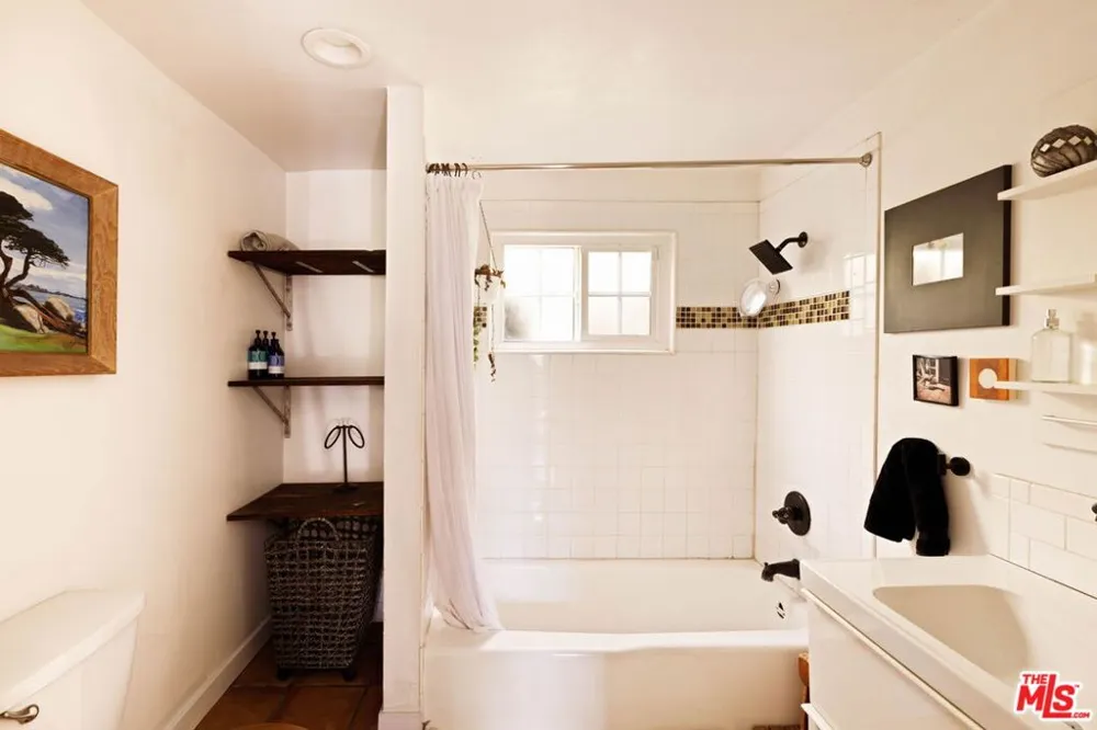 1211 Avenue 54 Los Angeles, CA 90042