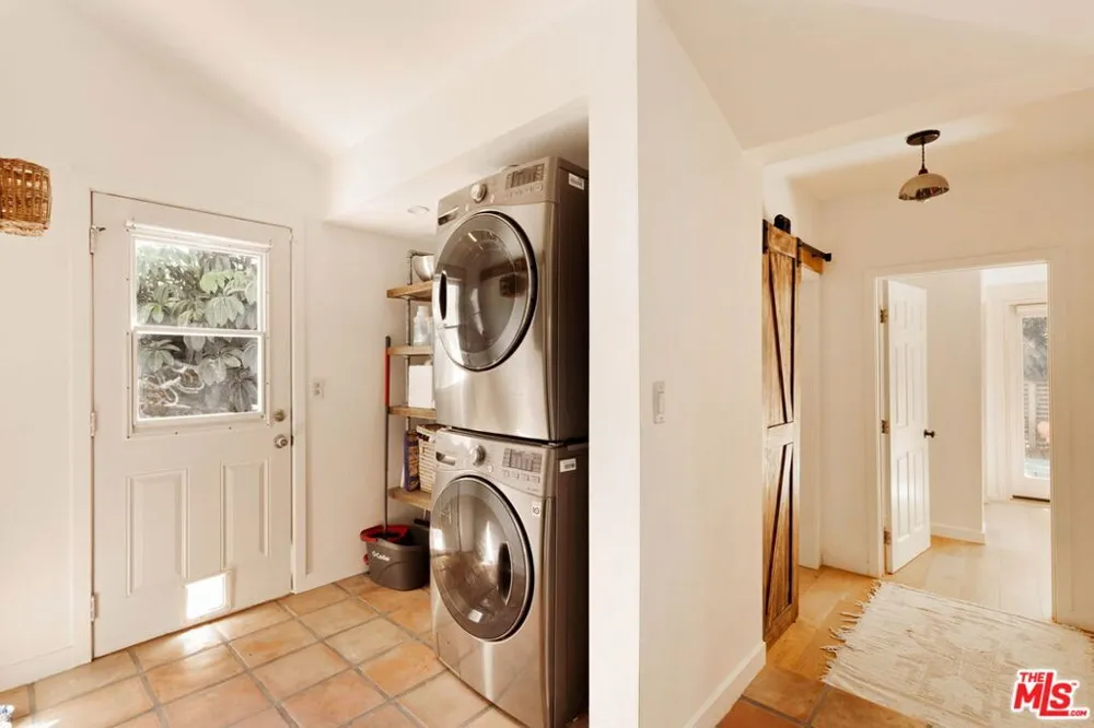 1211 Avenue 54 Los Angeles, CA 90042
