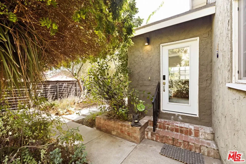 1211 Avenue 54 Los Angeles, CA 90042