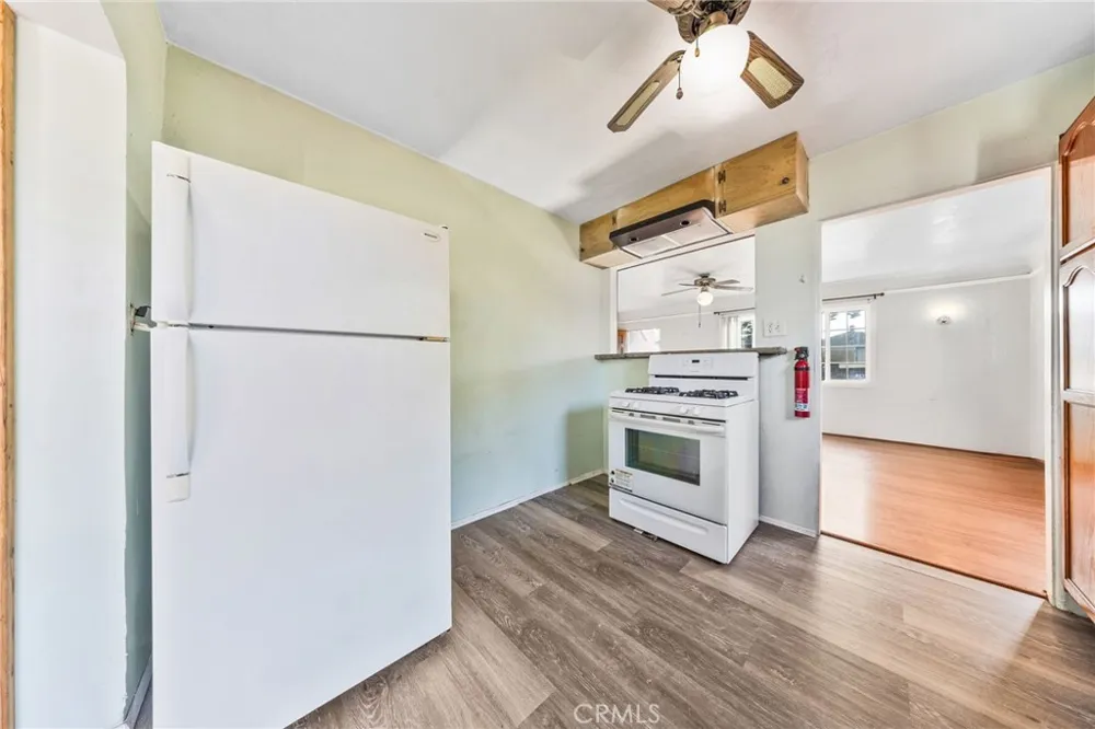5815 Gaviota Long Beach, CA 90805
