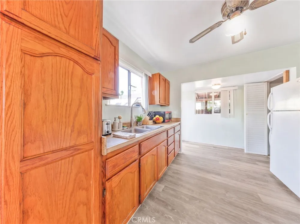 5815 Gaviota Long Beach, CA 90805