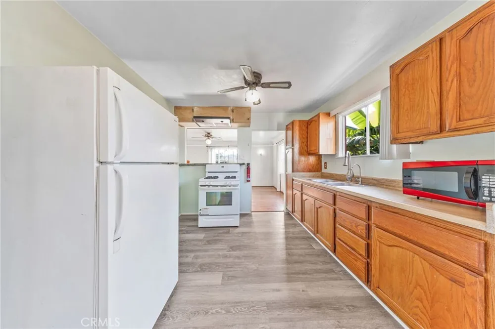 5815 Gaviota Long Beach, CA 90805