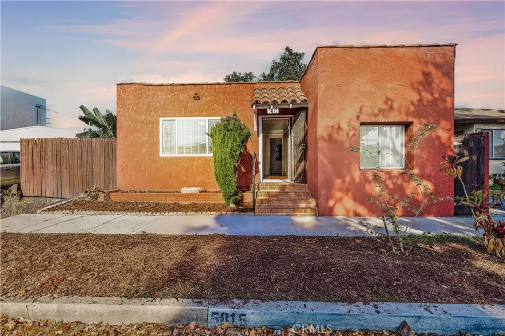 5815 Gaviota Long Beach, CA 90805