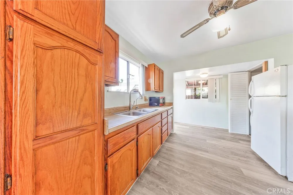 5815 Gaviota Long Beach, CA 90805
