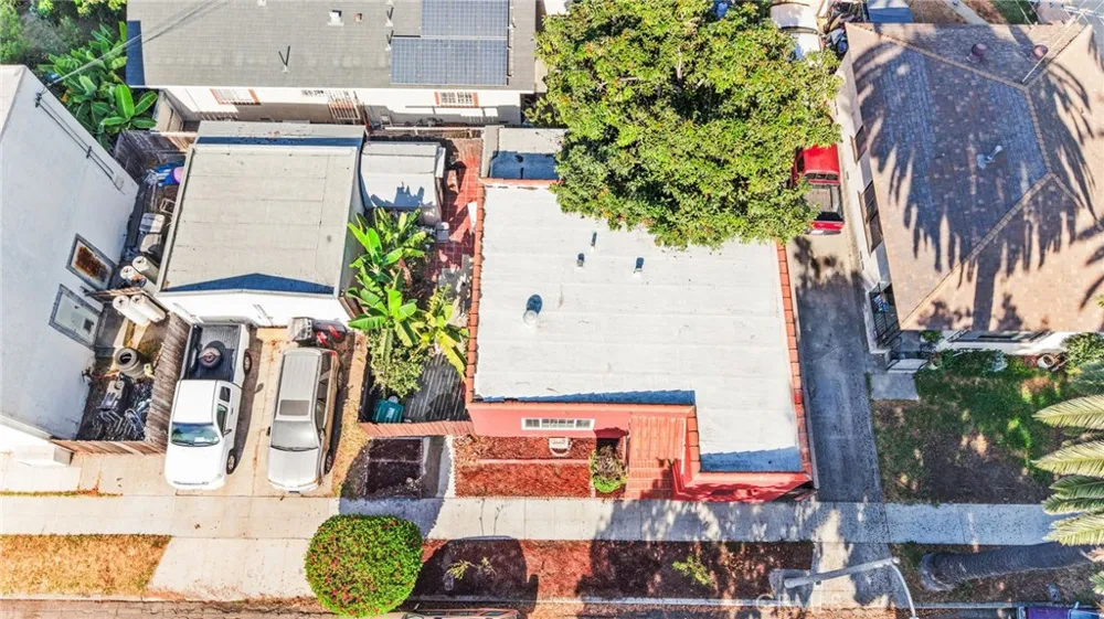 5815 Gaviota Long Beach, CA 90805