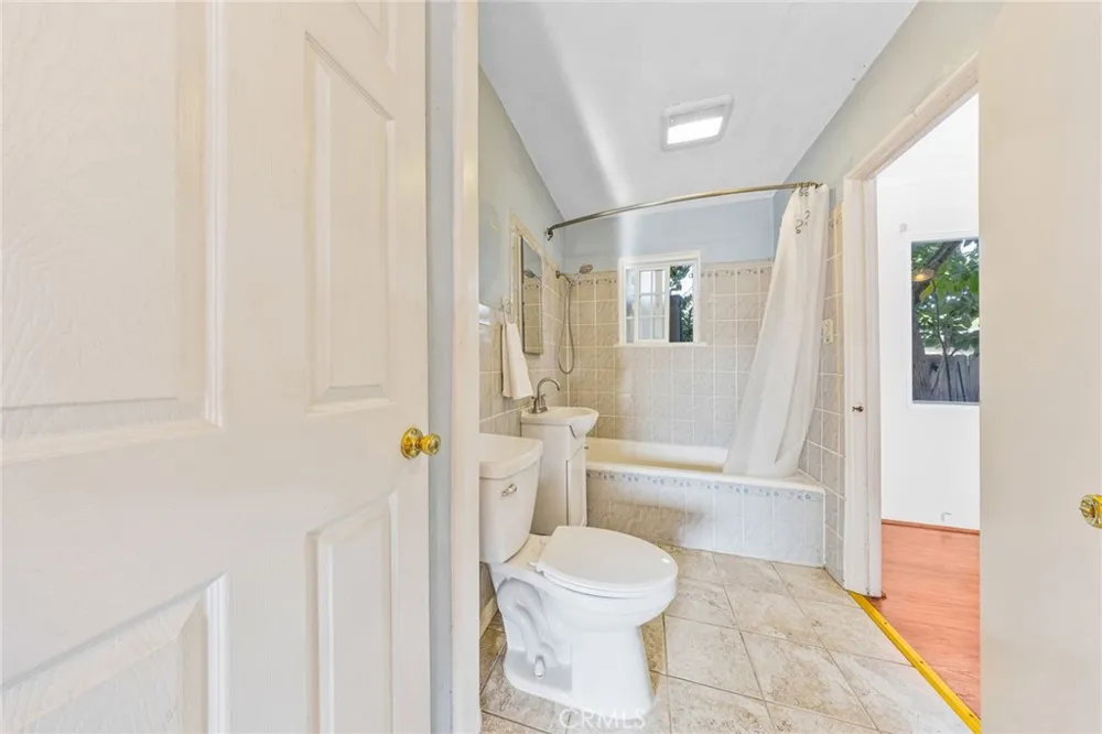 5815 Gaviota Long Beach, CA 90805