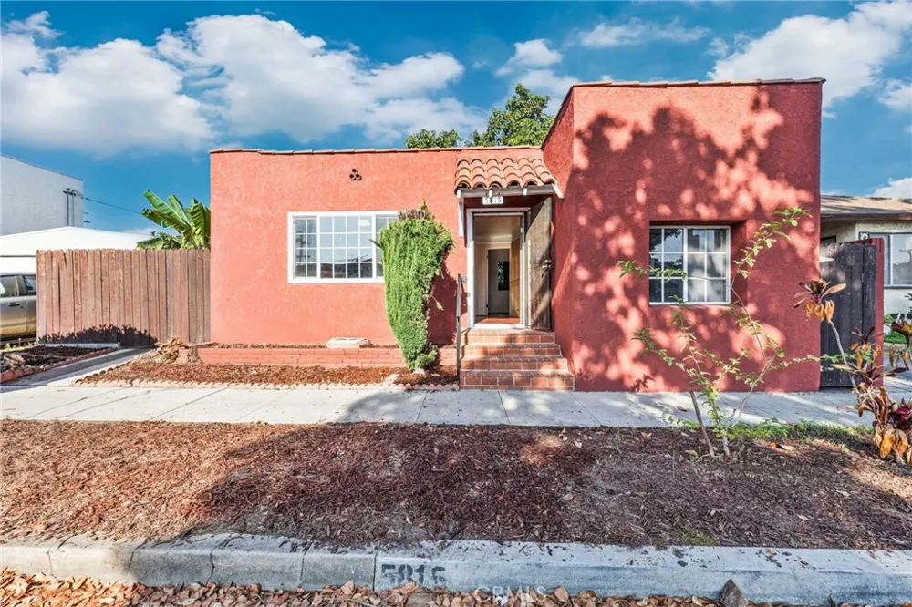 5815 Gaviota Long Beach, CA 90805