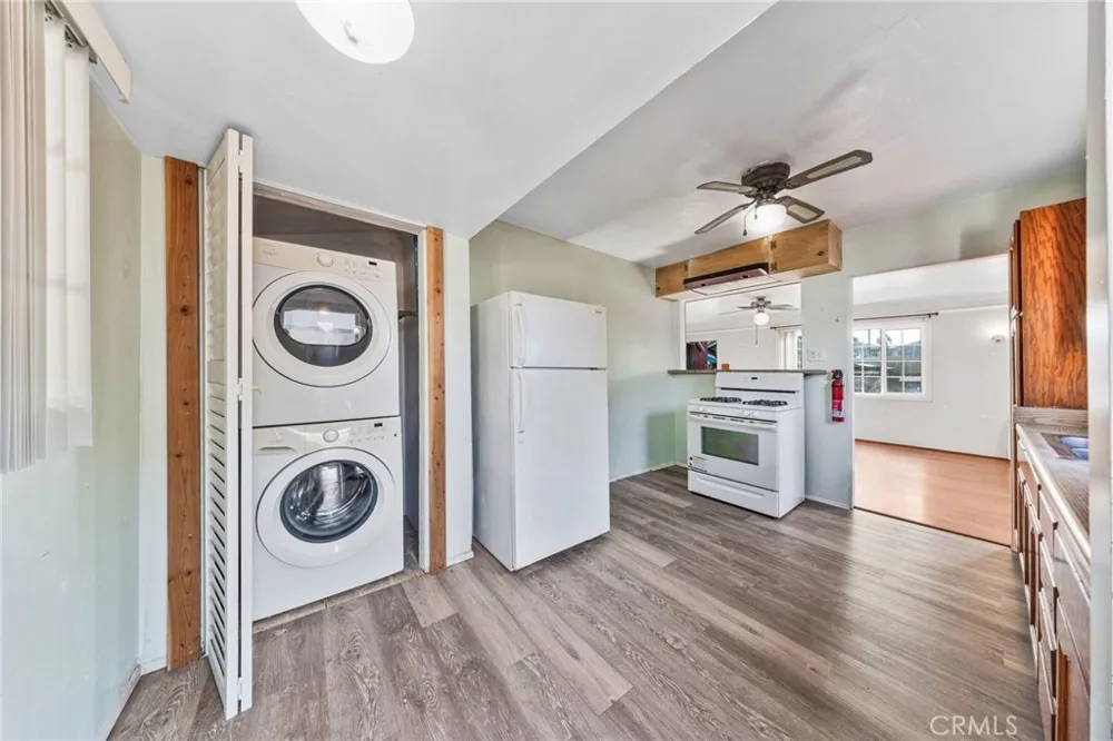 5815 Gaviota Long Beach, CA 90805