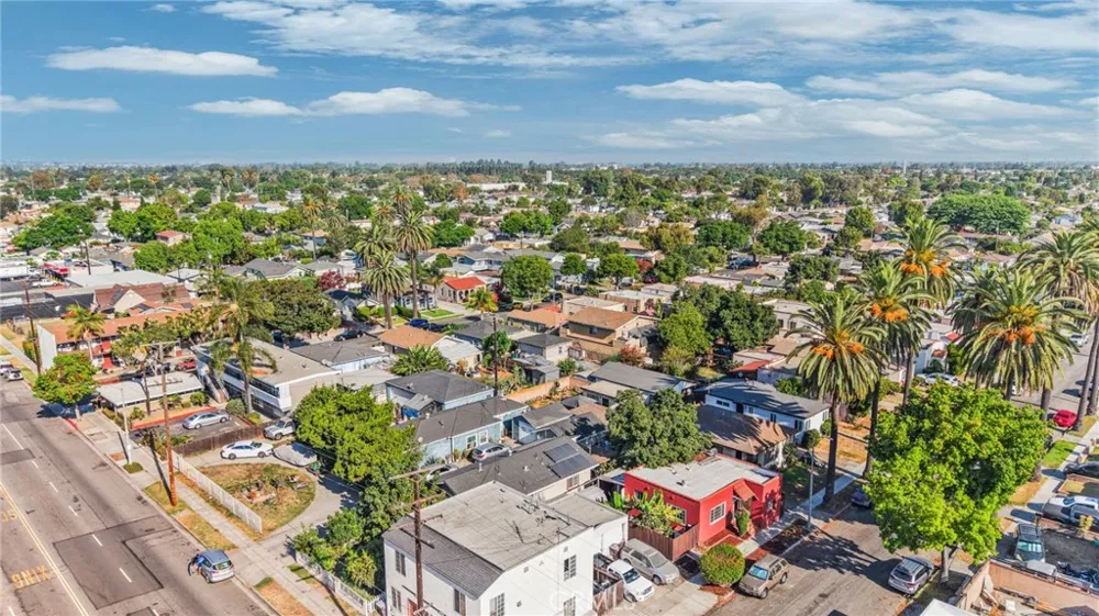 5815 Gaviota Long Beach, CA 90805