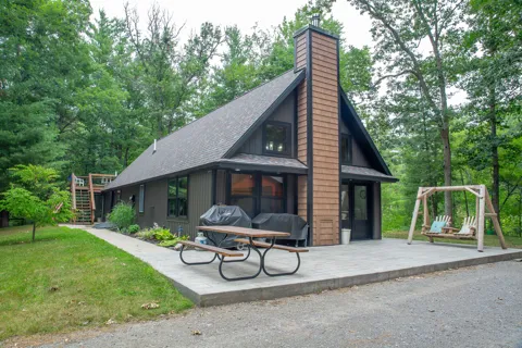 1192 W Lost Trail
