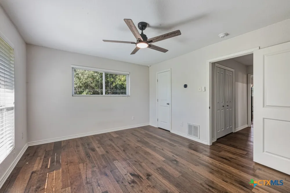 21 Royal Crest New Braunfels, TX 78130