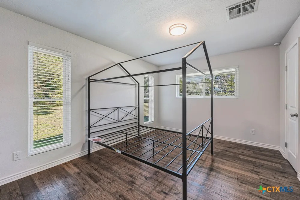 21 Royal Crest New Braunfels, TX 78130