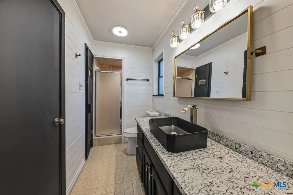 21 Royal Crest New Braunfels, TX 78130