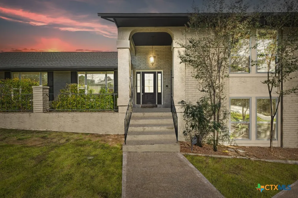 21 Royal Crest New Braunfels, TX 78130