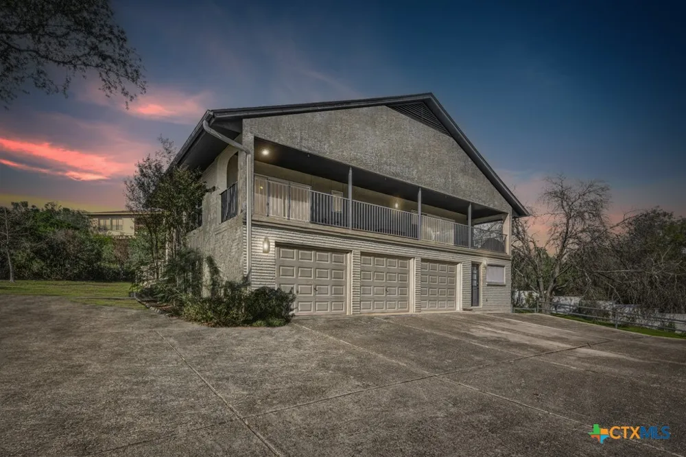 21 Royal Crest New Braunfels, TX 78130