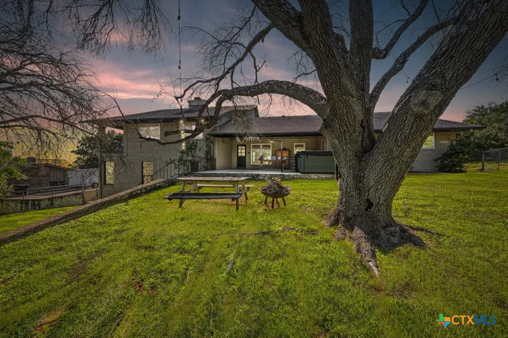 21 Royal Crest New Braunfels, TX 78130