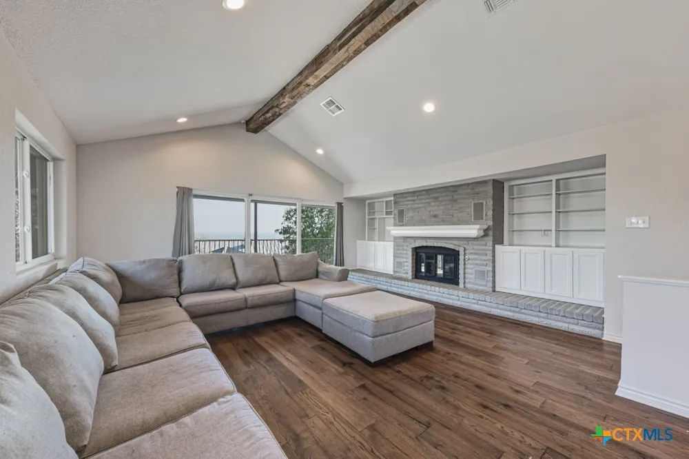 21 Royal Crest New Braunfels, TX 78130
