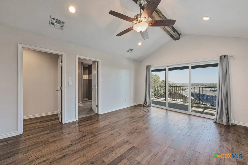 21 Royal Crest New Braunfels, TX 78130