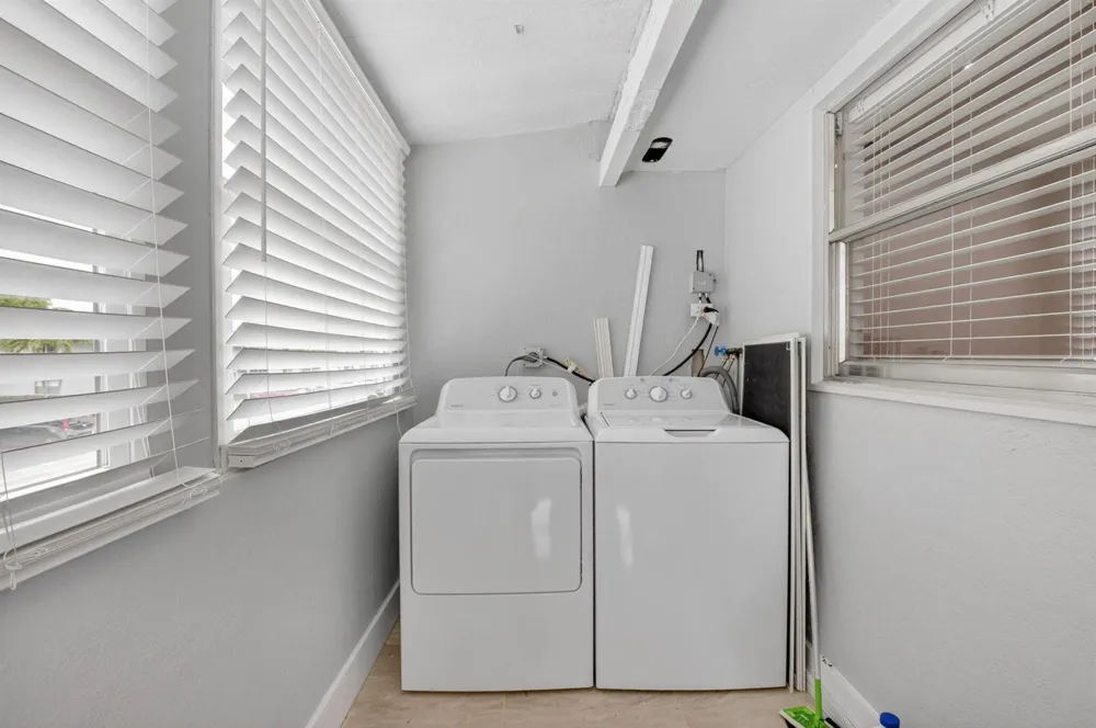 321 Saxony Trail #G Delray Beach, FL 33446