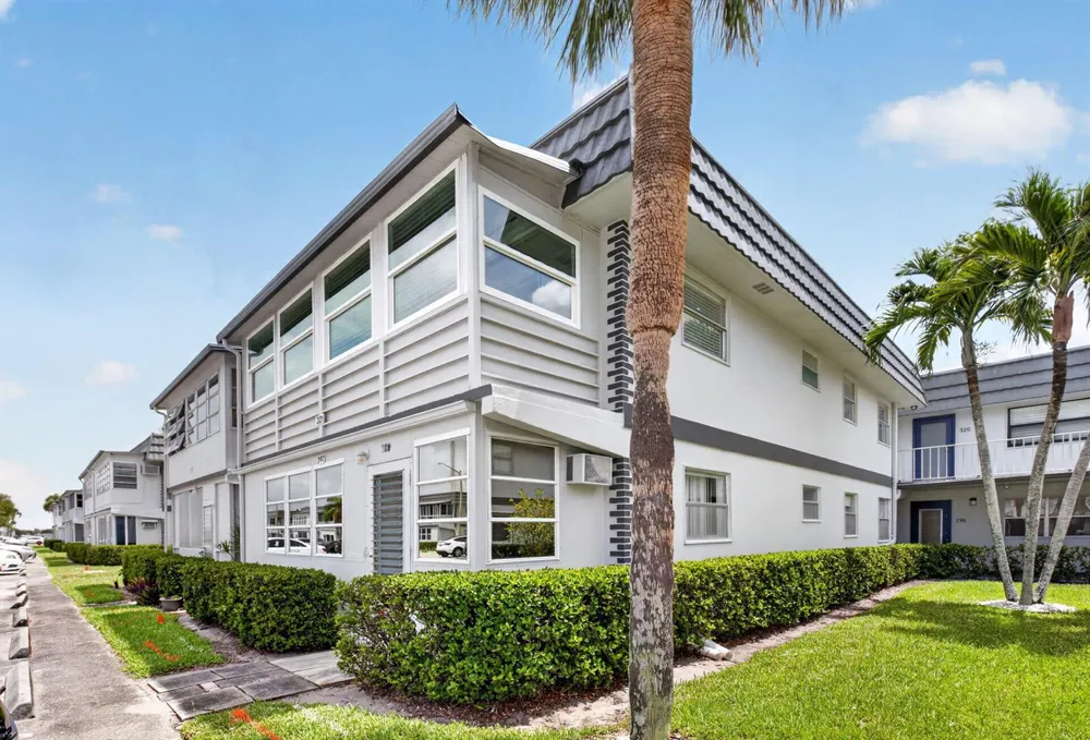 321 Saxony Trail #G Delray Beach, FL 33446
