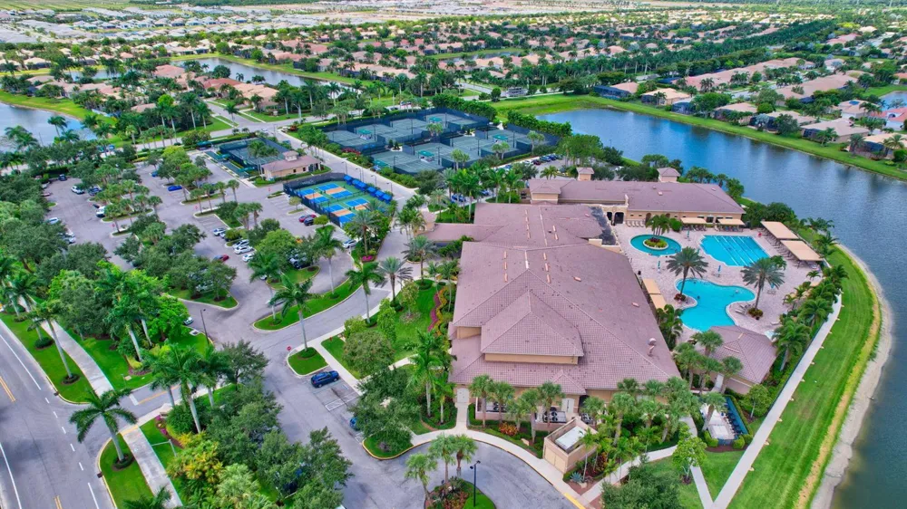 321 Saxony Trail #G Delray Beach, FL 33446