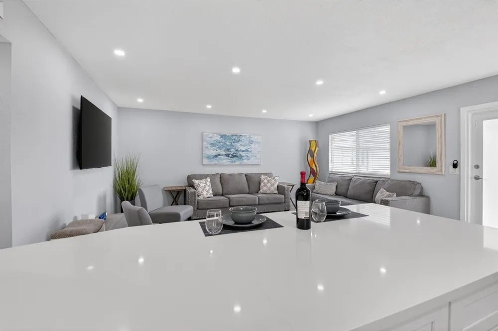 321 Saxony Trail #G Delray Beach, FL 33446