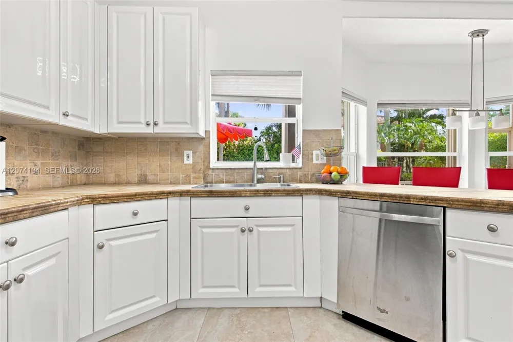 15854 SW 14th Ct Pembroke Pines, FL 33027