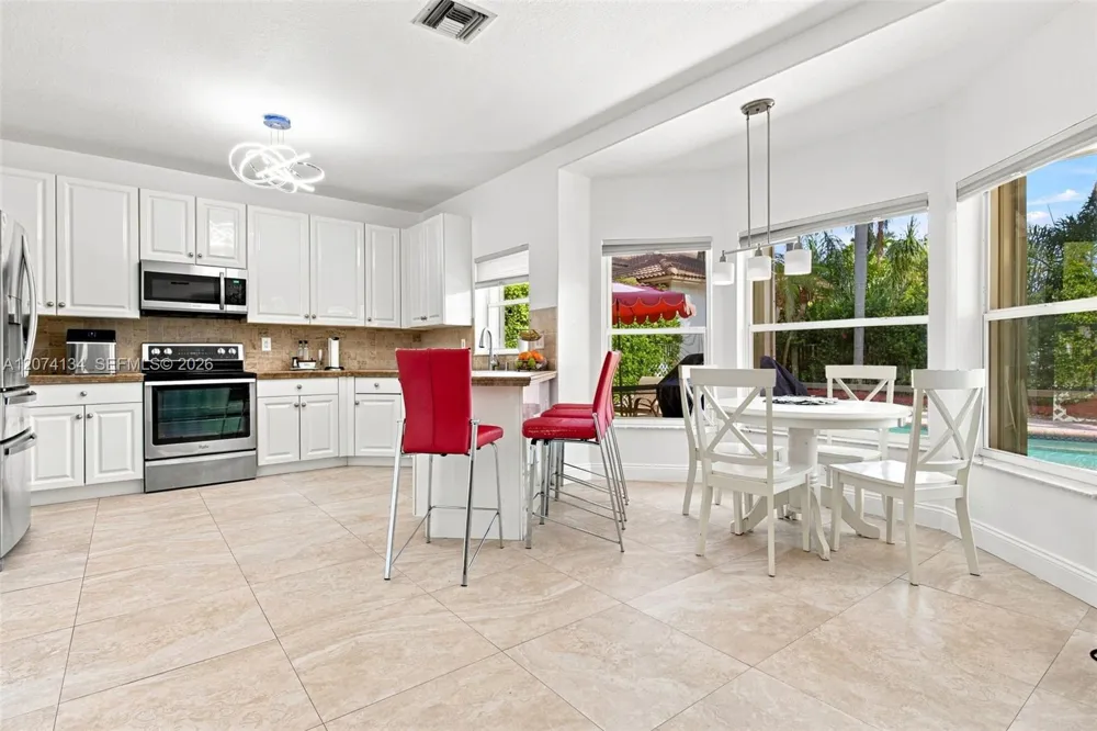 15854 SW 14th Ct Pembroke Pines, FL 33027