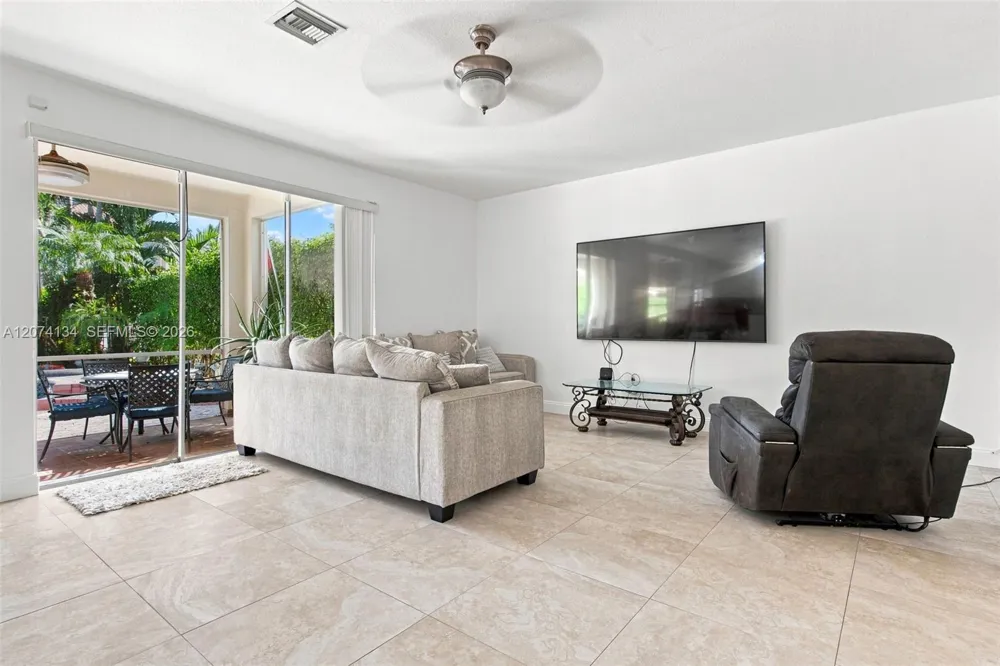 15854 SW 14th Ct Pembroke Pines, FL 33027