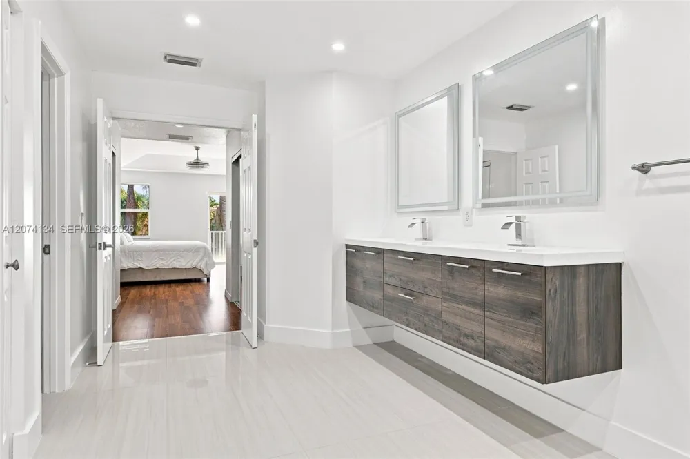 15854 SW 14th Ct Pembroke Pines, FL 33027