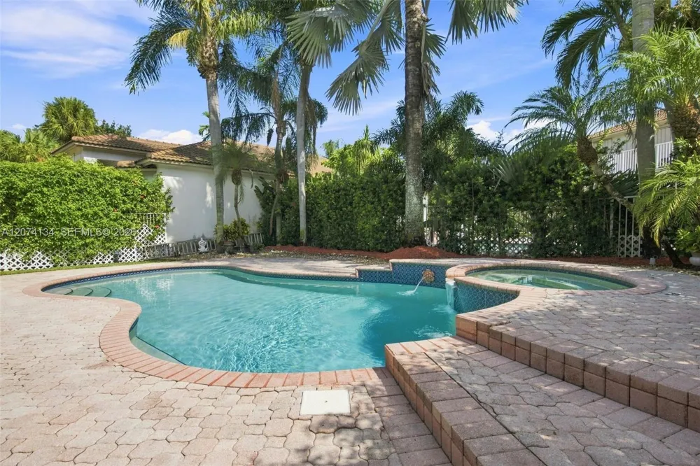 15854 SW 14th Ct Pembroke Pines, FL 33027