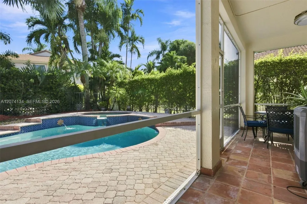 15854 SW 14th Ct Pembroke Pines, FL 33027