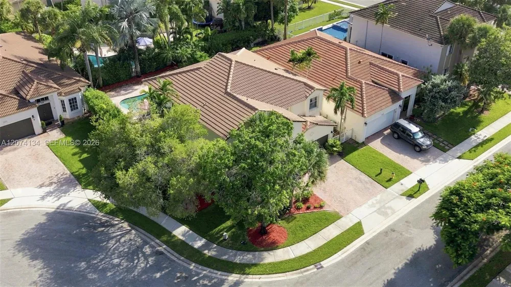 15854 SW 14th Ct Pembroke Pines, FL 33027