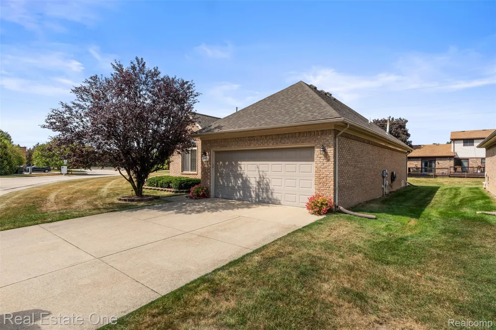 15455 Cucci Drive Clinton Charter Township, MI 48038