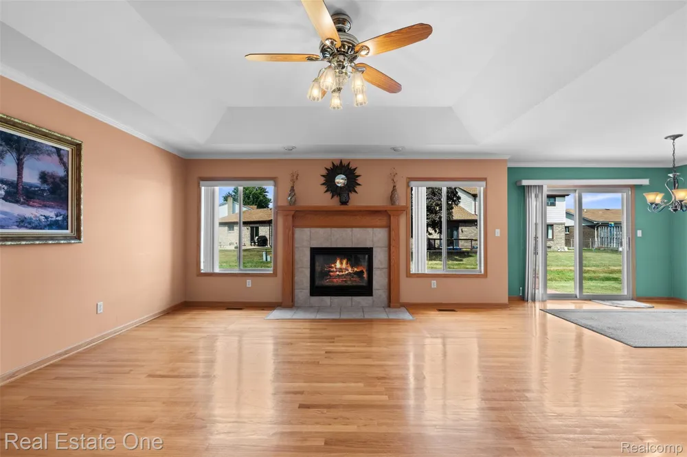 15455 Cucci Drive Clinton Charter Township, MI 48038