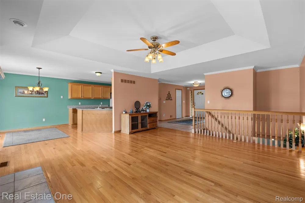 15455 Cucci Drive Clinton Charter Township, MI 48038