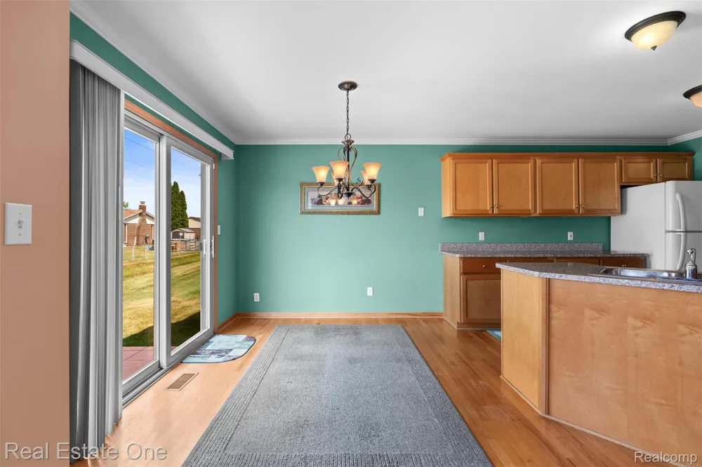 15455 Cucci Drive Clinton Charter Township, MI 48038