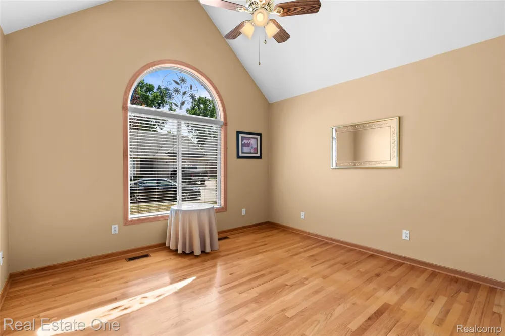 15455 Cucci Drive Clinton Charter Township, MI 48038