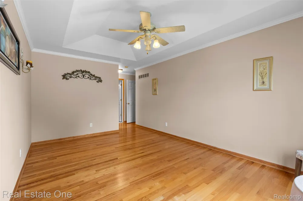 15455 Cucci Drive Clinton Charter Township, MI 48038