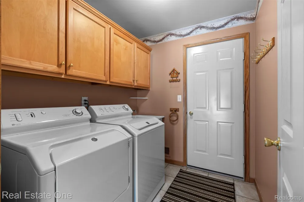15455 Cucci Drive Clinton Charter Township, MI 48038