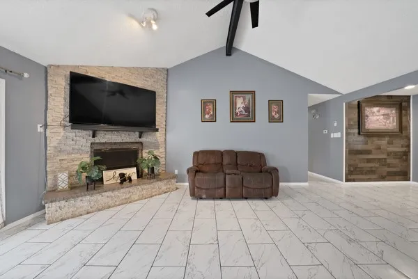537 Park Drive Saginaw, TX 76179