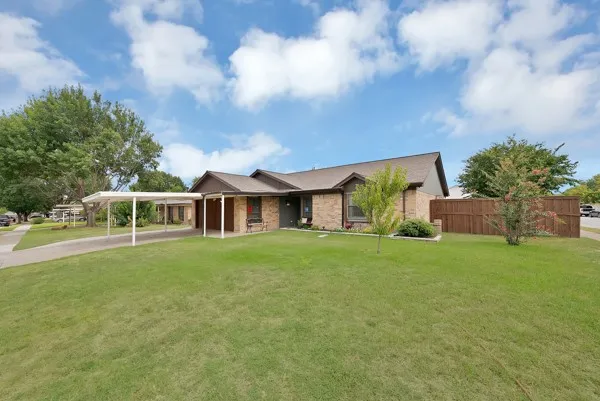 537 Park Drive Saginaw, TX 76179