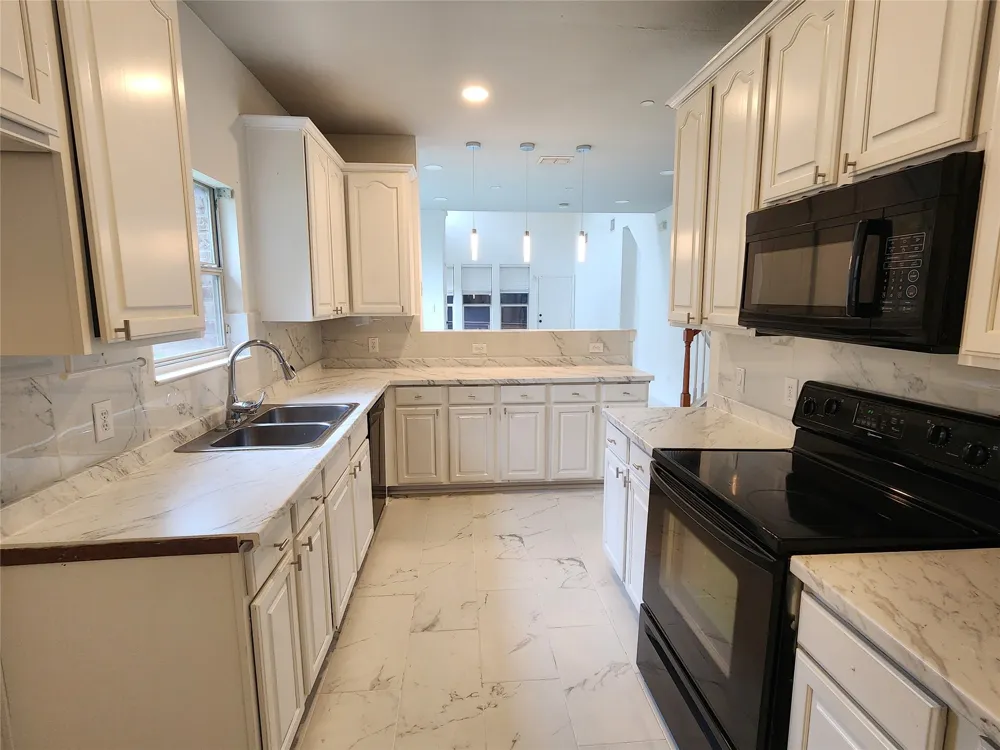 2973 Saint Andrews Drive Lewisville, TX 75067