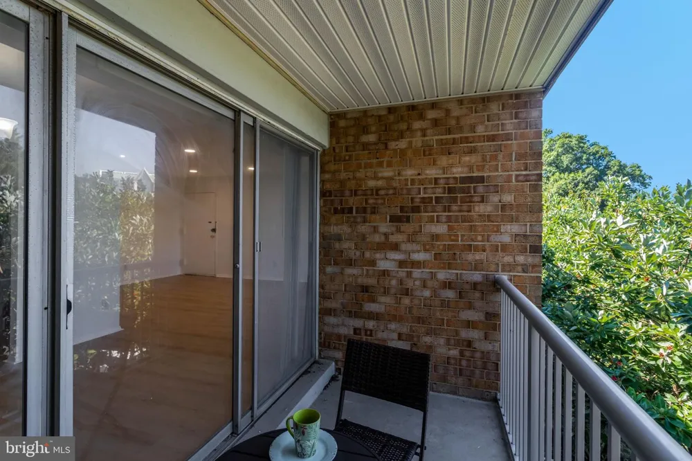 2909 CHARING CROSS ROAD #13 Falls Church, VA 22042