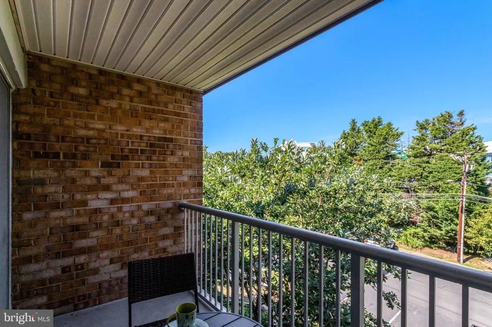 2909 CHARING CROSS ROAD #13 Falls Church, VA 22042