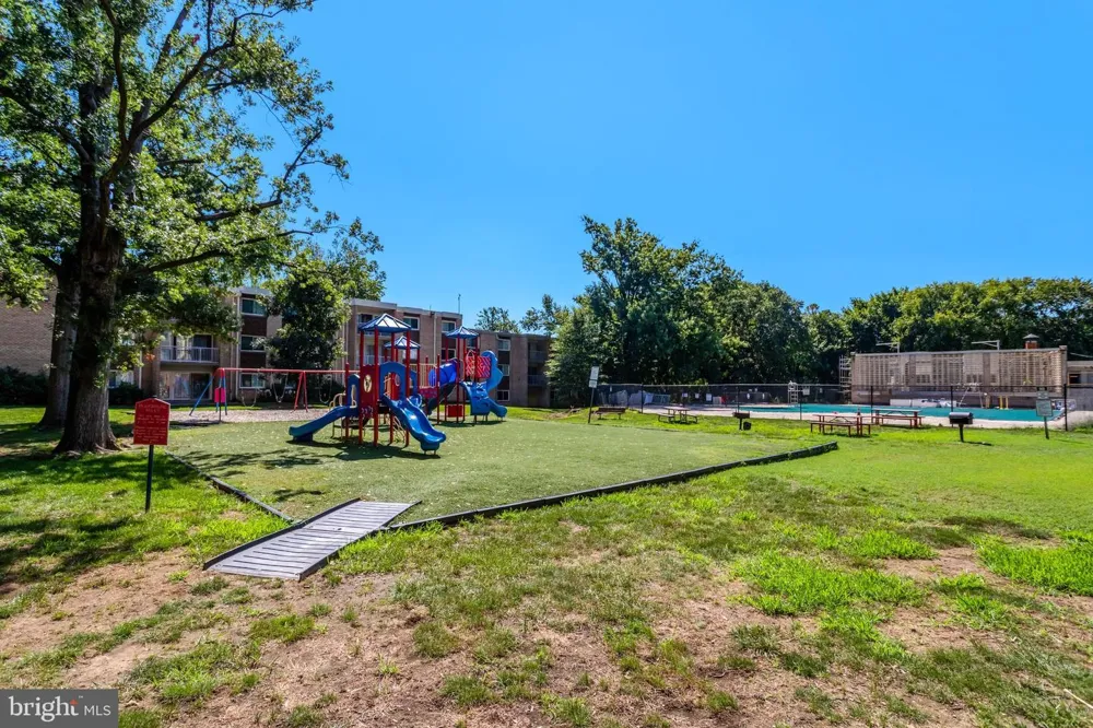 2909 CHARING CROSS ROAD #13 Falls Church, VA 22042
