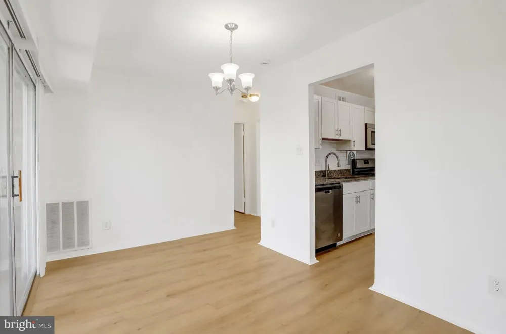2909 CHARING CROSS ROAD #13 Falls Church, VA 22042