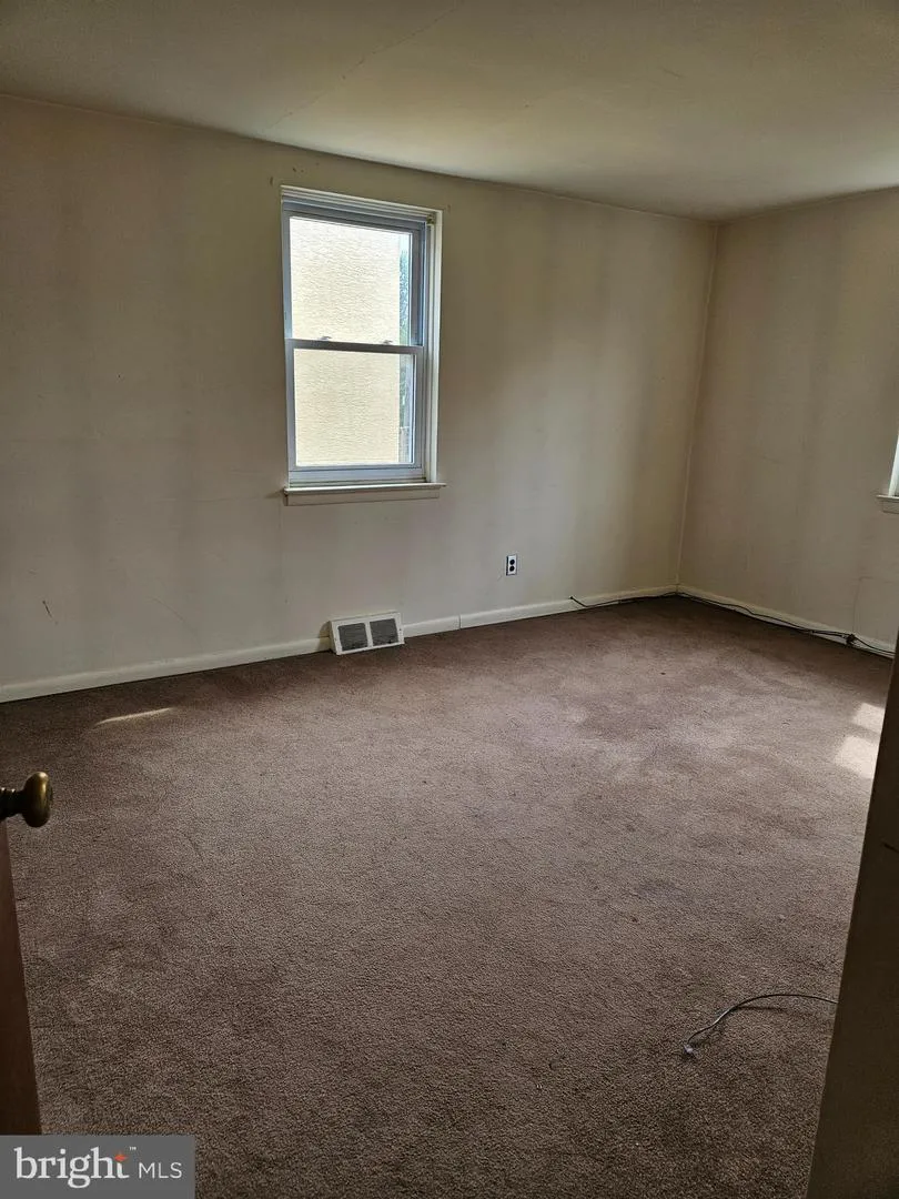 108 CLEMENT ROAD #C Oreland, PA 19075