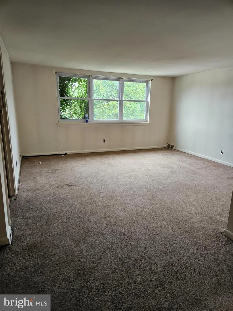 108 CLEMENT ROAD #C Oreland, PA 19075